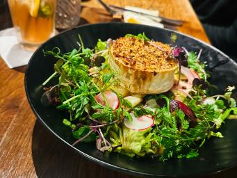 MICHELIN Guide poprvé pro celé Česko. Bib Gourmand získala i ŠATLAVA v Hradci Králové