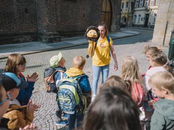 Komentované prohlídky města s lvíčkem Gustíkem začínají na konci května!