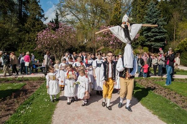 Vynášení smrtholky z Královýho Hradce