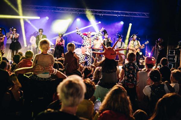 Kefír 2026 – největší bejbypankový festival ve vesmíru